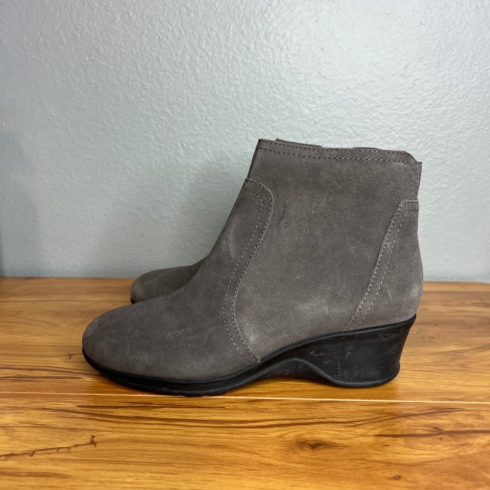 Easy Spirit Ankle Boots Womens Size 7 Gray Suede Wedge Side Zip Comfort NEW